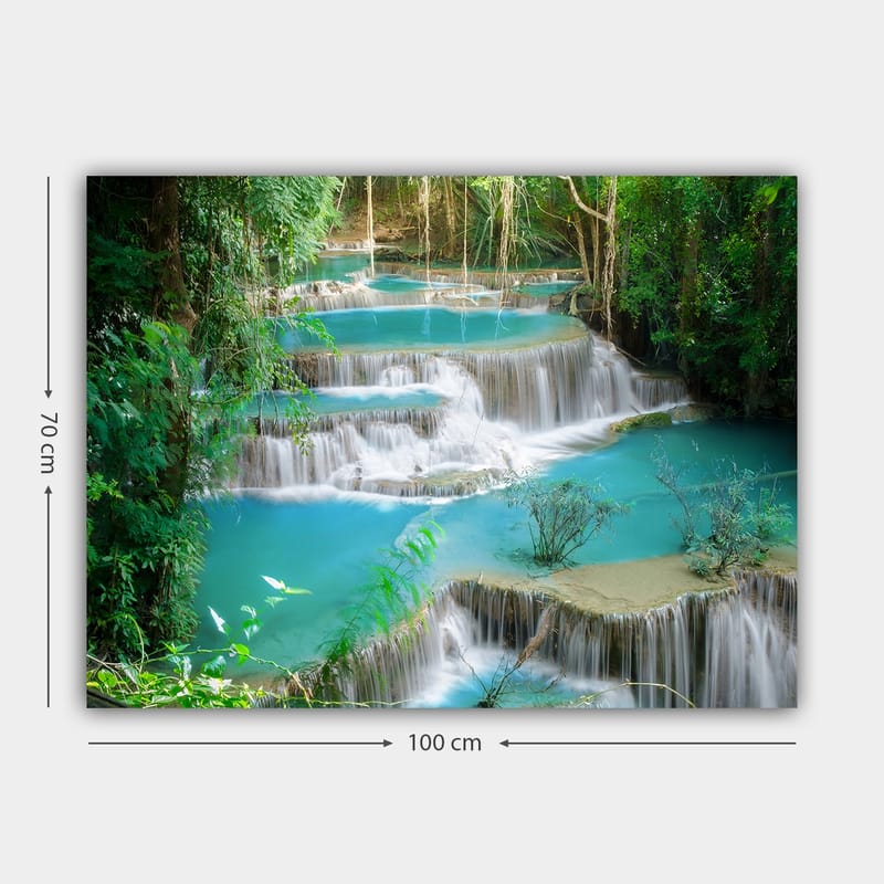 Lærred 70x100 cm - Smukt vandfald med flere niveauer af klart, turkisblåt vand omgivet af frodig vegetation - Turkis / Grøn - Boligtilbehør - Billeder & kunst - Billeder på lærred