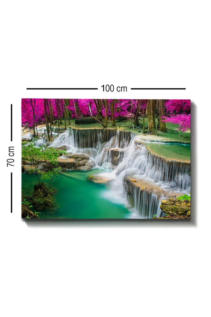 Lærred 70x100 cm - Smukt vandfald omgivet af frodigt grønt og lyserøde blomster - Turkis / Pink / Grøn - Boligtilbehør - Billeder & kunst - Billeder på lærred