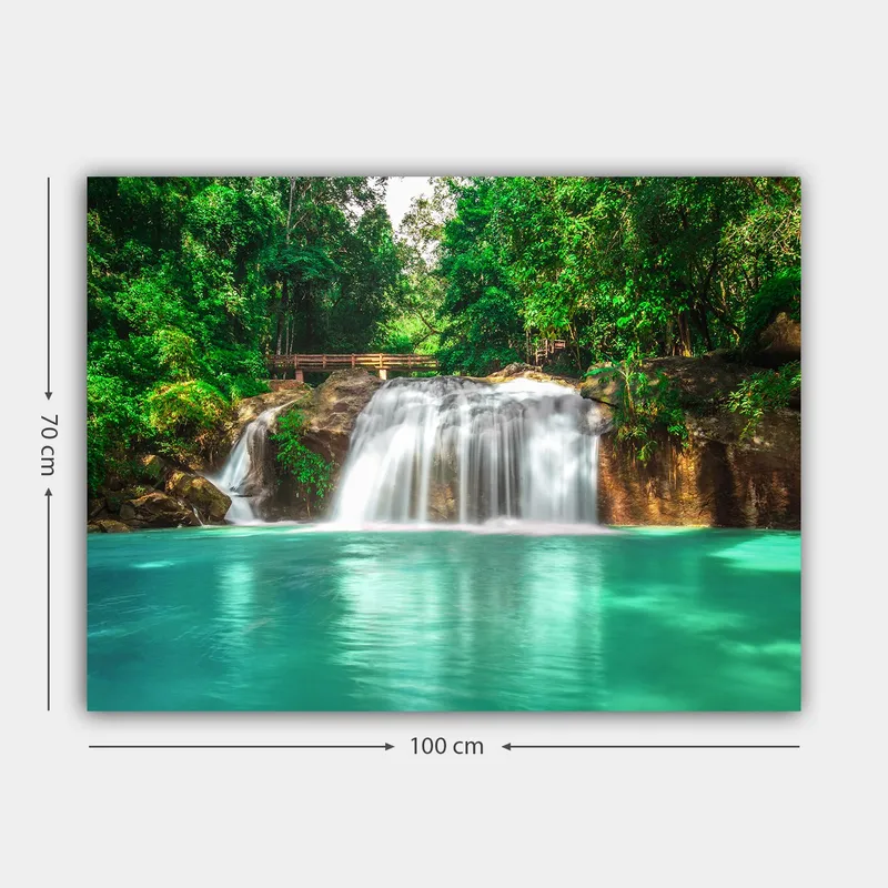 Lærred 70x100 cm - Smukt vandfald omgivet af frodigt grønt - Turkis / Grøn - Boligtilbehør - Billeder & kunst - Billeder på lærred