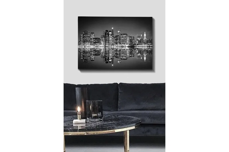 Lærred 70x100 cm - Sort-hvid bysilhuet med refleksioner i vandet, Sort / Hvid / Grå