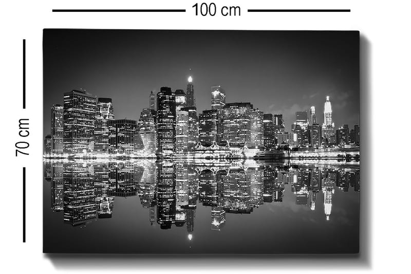 Lærred 70x100 cm - Sort-hvid bysilhuet med refleksioner i vandet - Sort / Hvid / Grå - Boligtilbehør - Billeder & kunst - Billeder på lærred