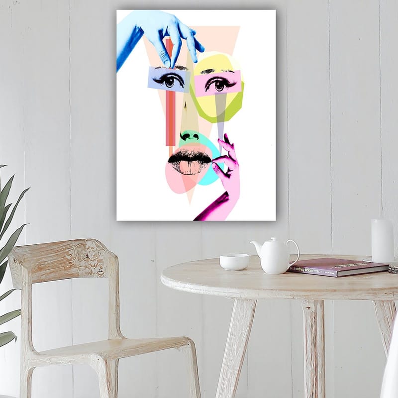 Lærred 70x100 cm - Stiliseret ansigtskomposition med geometriske former og hænder, der interagerer med ansigtet - Blå / Lyserød / Grøn - Boligtilbehør - Billeder & kunst - Billeder på lærred