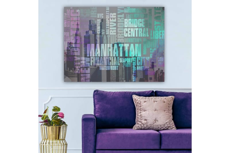 Lærred 70x100 cm - Stiliseret gengivelse af Manhattan med fokus på byens navn og ikoniske bygninger - Lilla / Turkis / Grå - Boligtilbehør - Billeder & kunst - Billeder på lærred