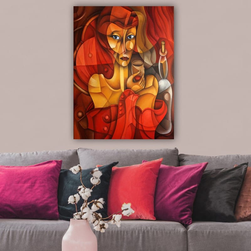 Lærred 70x100 cm - Stiliseret kvinde, der holder et glas, omgivet af varme røde og orange toner - Rød / Orange / Beige - Boligtilbehør - Billeder & kunst - Billeder på lærred