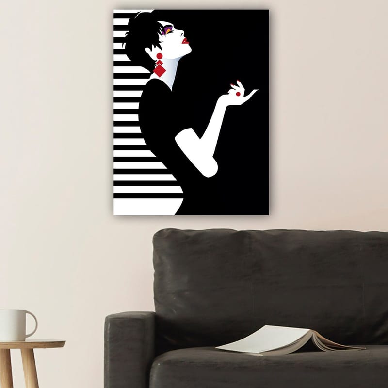 Lærred 70x100 cm - Stiliseret kvinde med elegant kropsholdning og dramatiske smykker - Sort / Hvid / Rød - Boligtilbehør - Billeder & kunst - Billeder på lærred