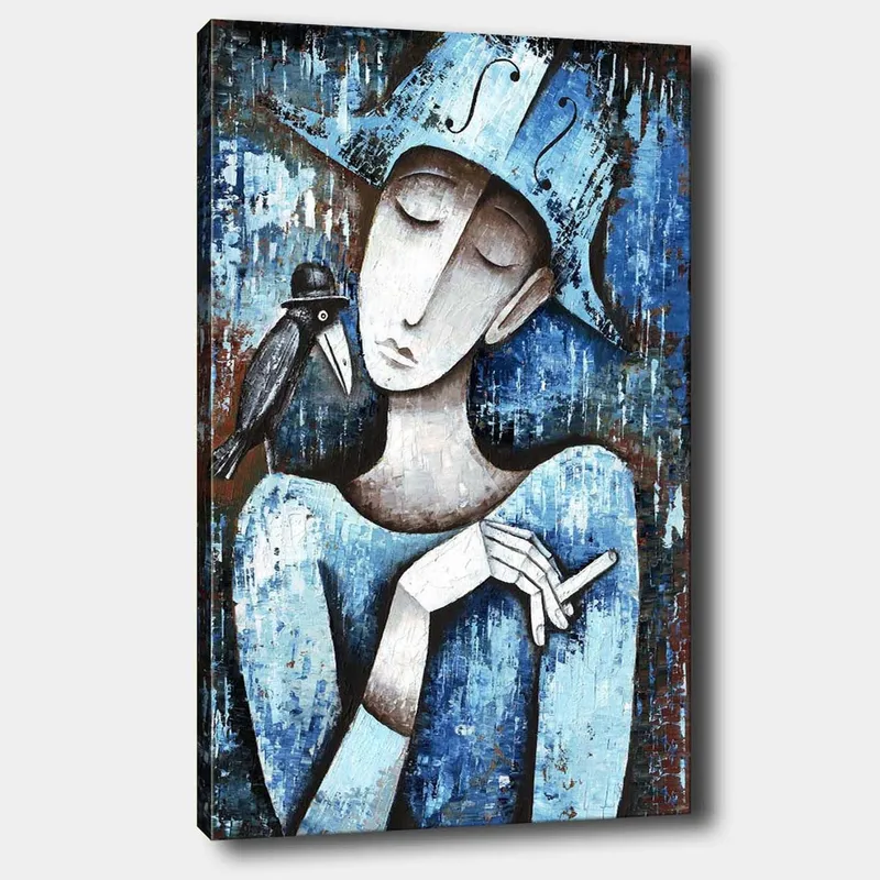 Lærred 70x100 cm - Stiliseret kvinde med en sort fugl på skulderen, klædt i blåt og hvidt, Blå / Hvid / Sort