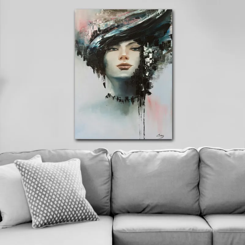 Lærred 70x100 cm - Stiliseret kvindeansigt med dramatisk frisure i sort og grå - Sort / Grå / Beige - Boligtilbehør - Billeder & kunst - Billeder på lærred