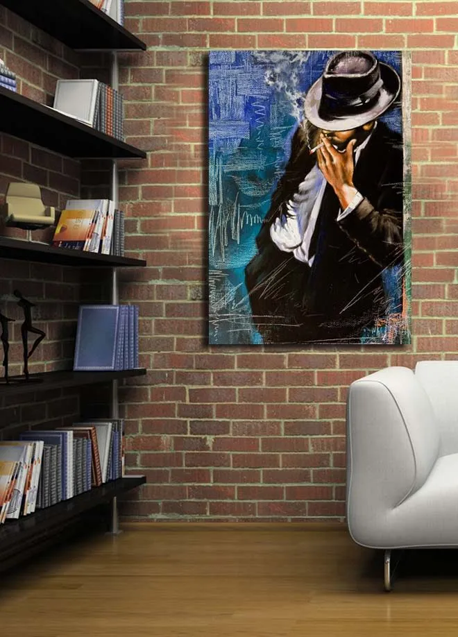 Lærred 70x100 cm - Stiliseret mand i jakkesæt, der ryger en cigaret, med en mystisk og nostalgisk atmosfære - Mørkeblå / Sort / Hvid - Boligtilbehør - Billeder & kunst - Billeder på lærred