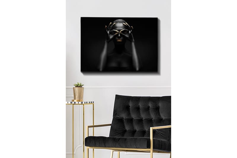 Lærred 70x100 cm - Stiliseret portrætbillede af en kvinde med sorte hænder, der danner et par øjne, med gyldne detaljer på læber og fingerspidser - Sort / Guld - Boligtilbehør - Billeder & kunst - Billeder på lærred