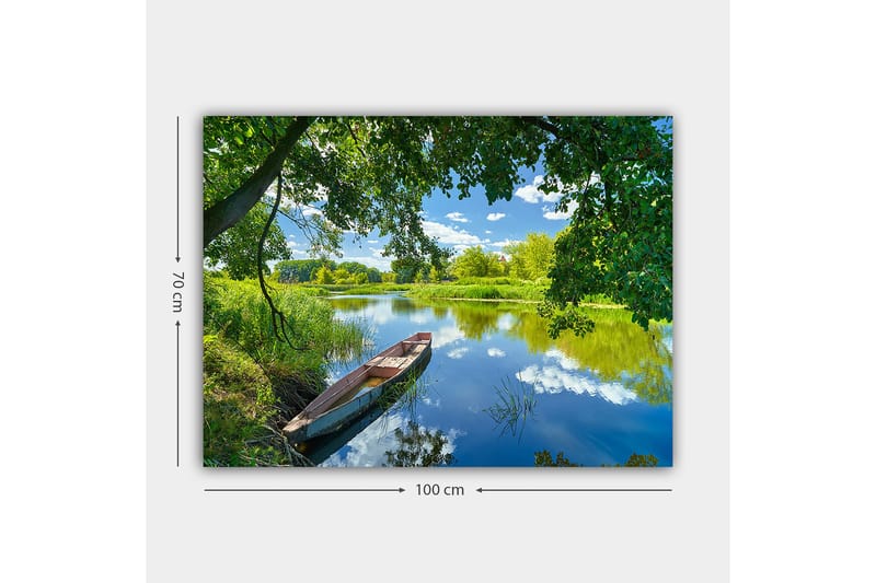 Lærred 70x100 cm - Stille båd på en spejlblank sø omgivet af frodige træer og vegetation - Grøn / Blå / Brun - Boligtilbehør - Billeder & kunst - Billeder på lærred