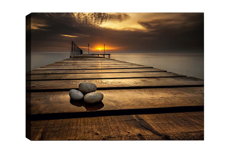 Lærred 70x100 cm - Stille mole ved solnedgang med klipper i forgrunden, Guld / Brun / Grå