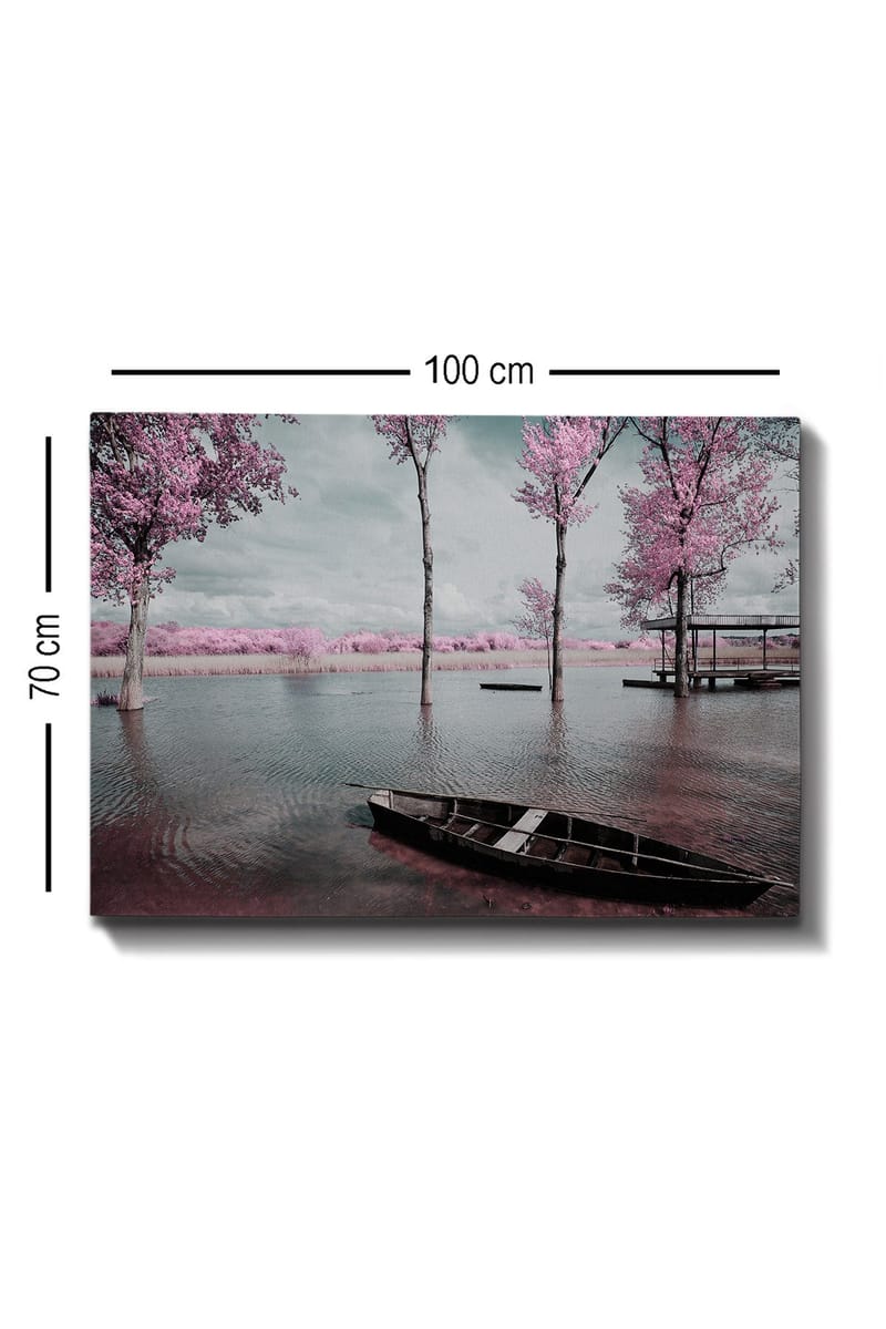 Lærred 70x100 cm - Stille sø med en båd omgivet af lyserøde træer og en tåget himmel - Lyserød / Grå / Sort - Boligtilbehør - Billeder & kunst - Billeder på lærred
