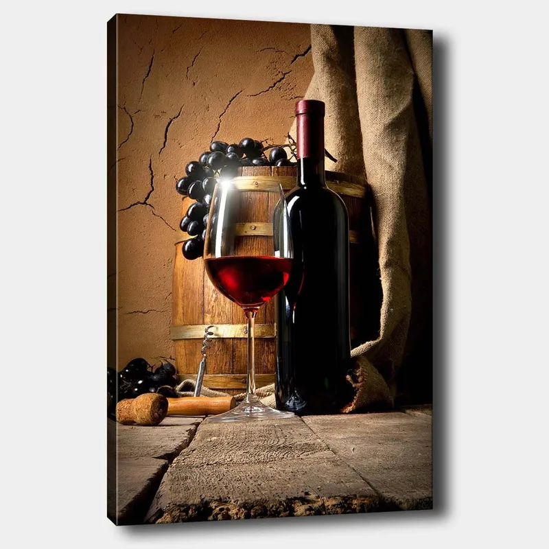 Lærred 70x100 cm - Stilleben med en flaske rødvin, et vinglas og druer på en træoverflade, Mørkerød / Brun / Sort