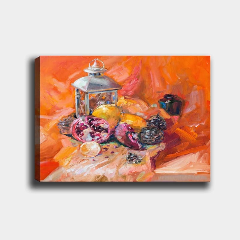 Lærred 70x100 cm - Stilleben med frugter og en lanterne i varme farver - Orange / Rød / Gul - Boligtilbehør - Billeder & kunst - Billeder på lærred