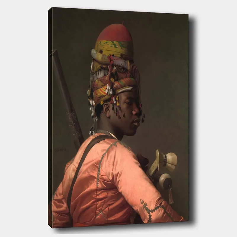 Lærred 70x100 cm - Stolt mand i traditionelt tøj med en farverig hovedbeklædning og et våben i hånden, Lyserød / Grøn / Sort