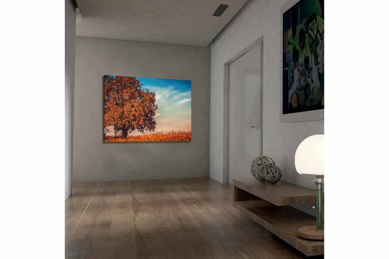 Lærred 70x100 cm - Stor, orange trækrone i efterårsfarver mod en klar blå himmel - Orange / Blå / Beige - Boligtilbehør - Billeder & kunst - Billeder på lærred