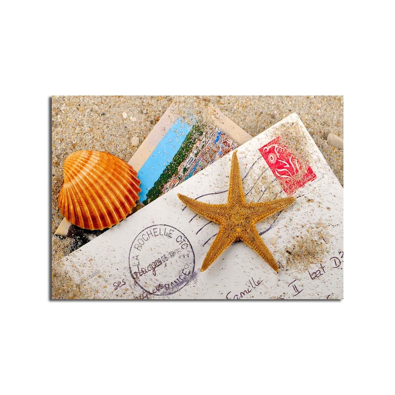 Lærred 70x100 cm - Strandinspireret komposition med en søstjerne og muslingeskaller på et postkort - Orange / Beige / Hvid - Boligtilbehør - Billeder & kunst - Billeder på lærred