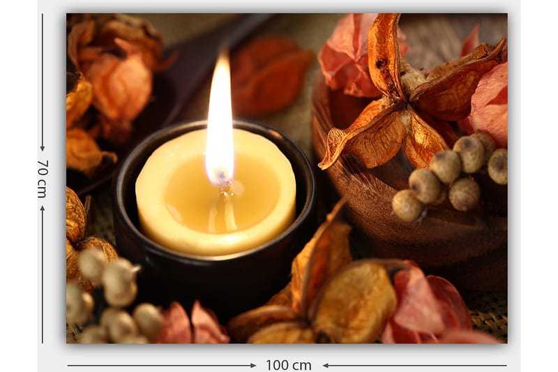 Lærred 70x100 cm - Tændt lyslanterne omgivet af tørrede blomster og frø - Gul / Orange / Brun - Boligtilbehør - Billeder & kunst - Billeder på lærred