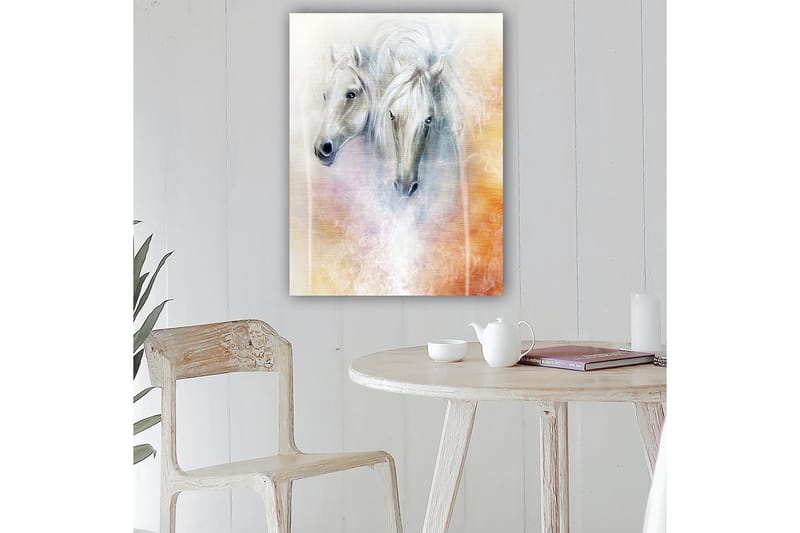 Lærred 70x100 cm - To elegante heste i en blød og drømmeagtig komposition - Hvid / Lysegrå / Orange - Boligtilbehør - Billeder & kunst - Billeder på lærred