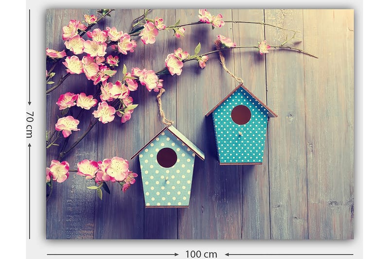 Lærred 70x100 cm - To fuglehuse hængende på en gren med blomster i baggrunden - Lyserød / Turkis - Boligtilbehør - Billeder & kunst - Billeder på lærred