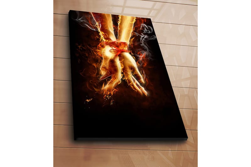 Lærred 70x100 cm - To hænder bundet sammen med et rødt bånd, omgivet af ild og røg - Orange / Rød / Beige - Boligtilbehør - Billeder & kunst - Billeder på lærred