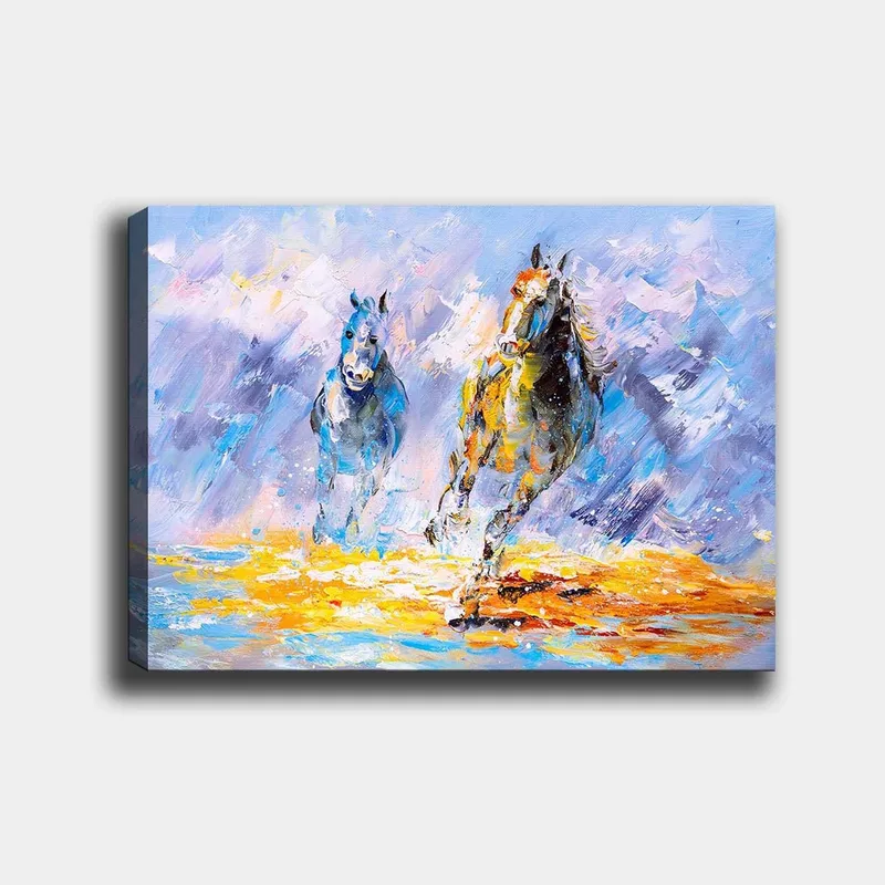 Lærred 70x100 cm - To heste galoperer fremad i en dynamisk og farverig komposition, Blå / Gul / Orange