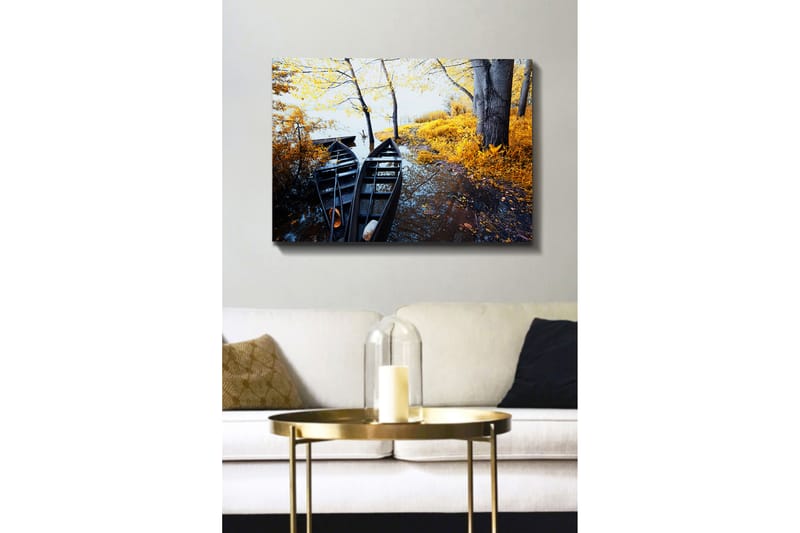 Lærred 70x100 cm - To sorte både ved et gyldent efterårslandskab med træer og spejling i vandet - Sort / Gylden / Blå - Boligtilbehør - Billeder & kunst - Billeder på lærred