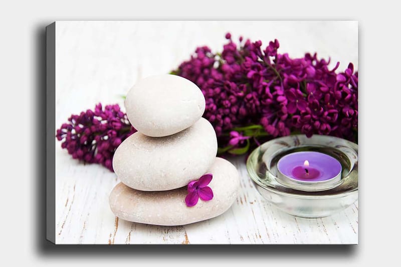 Lærred 70x100 cm - Tre stablede sten med en lilla blomst og et duftlys i en rolig og harmonisk komposition, Lysegrå / Lilla