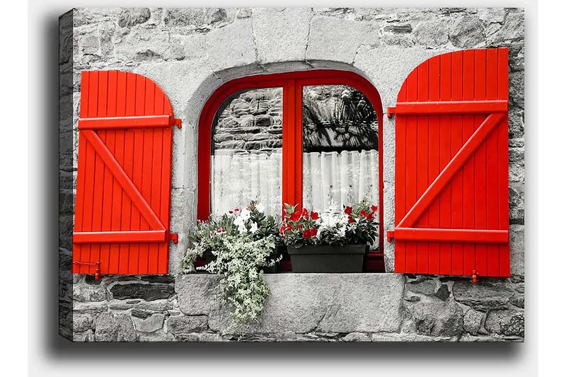 Lærred 70x100 cm - Vindue med røde skodder og blomster i en grå stenmur - Rød / Grå - Boligtilbehør - Billeder & kunst - Billeder på lærred