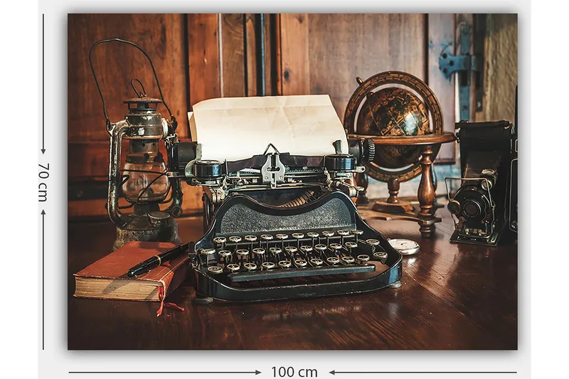 Lærred 70x100 cm - Vintage skrivemaskine med papir og en gammel globus på et træbord - Sort / Brun / Hvid - Boligtilbehør - Billeder & kunst - Billeder på lærred
