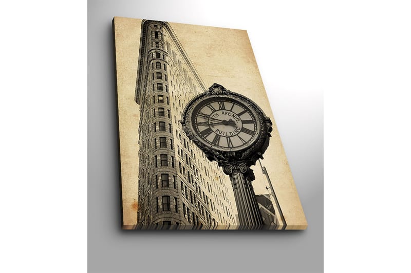 Lærred 70x100 cm - Vintage ur ved foden af en ikonisk bygning i New York - Sort / Grå / Beige - Boligtilbehør - Billeder & kunst - Billeder på lærred