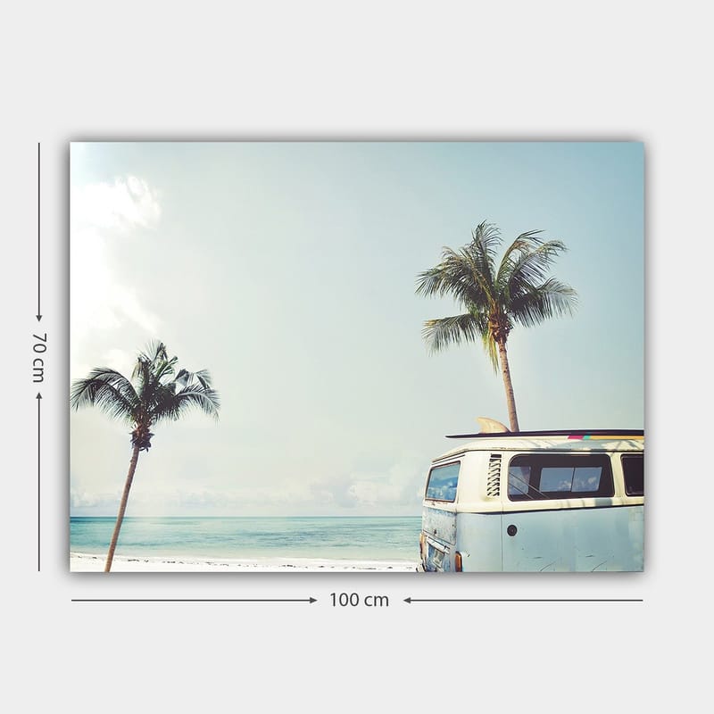 Lærred 70x100 cm - Vintage varevogn på stranden med palmer og hav i baggrunden - Lyseblå / Hvid / Grøn - Boligtilbehør - Billeder & kunst - Billeder på lærred