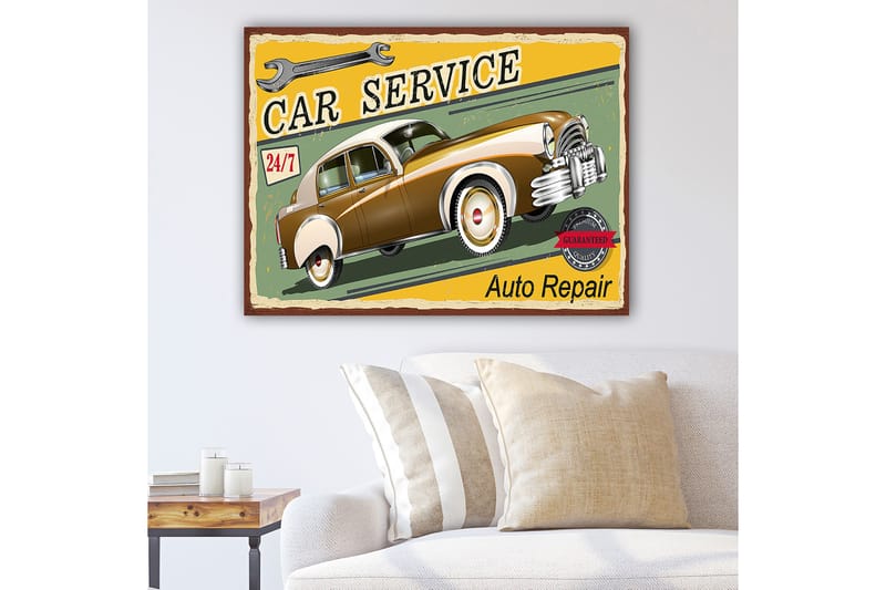Lærred 70x100 cm - Vintagebil i bevægelse i retrostil, omgivet af tekst og værktøjssymboler - Brun / Gul / Grøn - Boligtilbehør - Billeder & kunst - Billeder på lærred