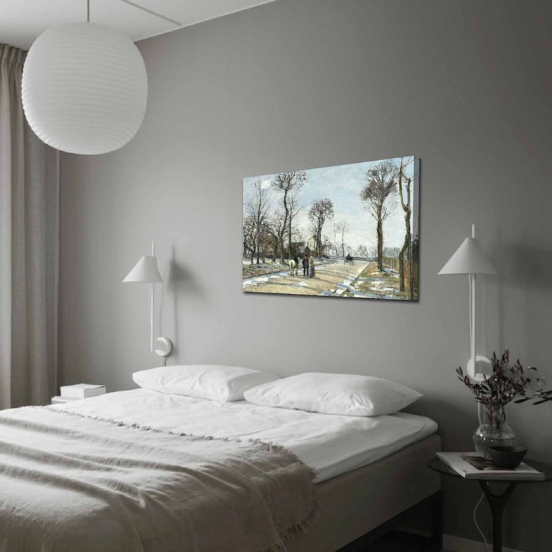 Lærred 70x100 cm - Vinterlandskab med mennesker, der går langs en snedækket vej omgivet af træer - Grå / Hvid / Brun - Boligtilbehør - Billeder & kunst - Billeder på lærred
