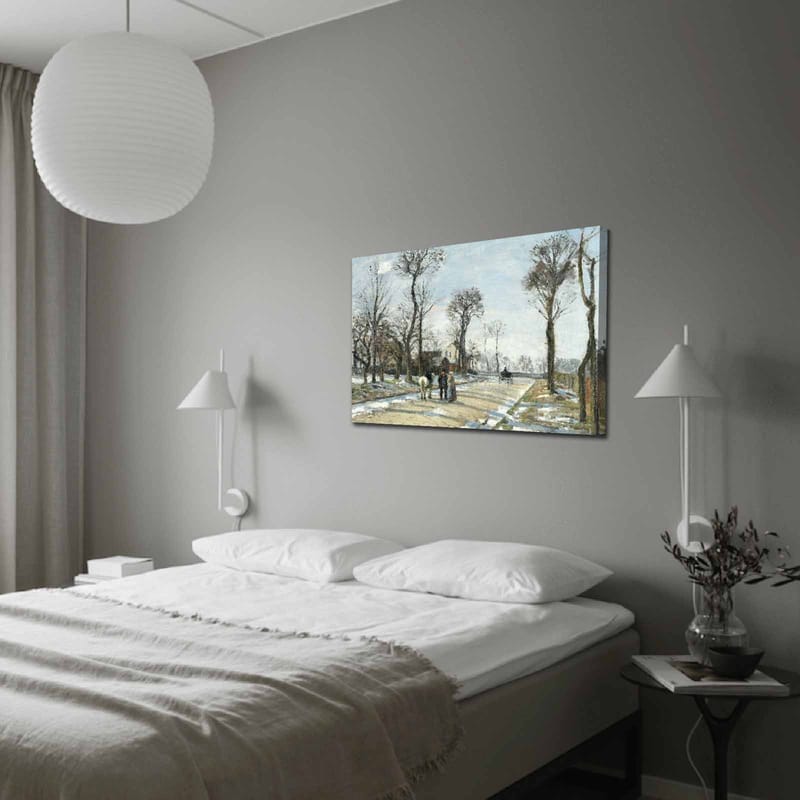 Lærred 70x100 cm - Vinterlandskab med mennesker, der går langs en snedækket vej omgivet af træer - Grå / Hvid / Brun - Boligtilbehør - Billeder & kunst - Billeder på lærred