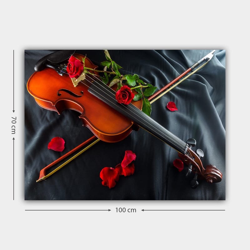 Lærred 70x100 cm - Violin omgivet af røde roser og rosenblade på en mørk baggrund - Brun / Rød / Grøn - Boligtilbehør - Billeder & kunst - Billeder på lærred