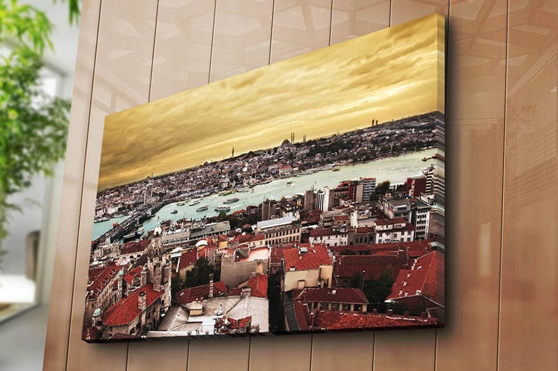 Lærred 70x100 cm - Panoramaudsigt over Istanbul med tegltage og en glitrende vandoverflade - Rød / Turkis / Guld - Boligtilbehør - Billeder & kunst - Billeder på lærred