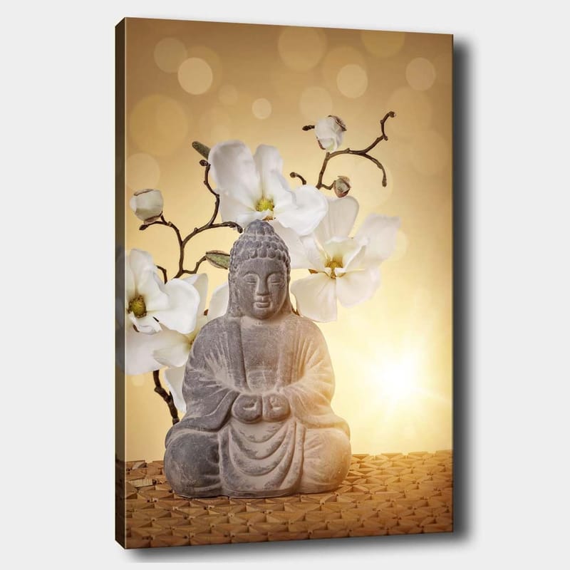 Lærredsbillede 70x100 cm - Buddha-statue omgivet af hvide blomster og en blød, gylden baggrund, Grå / Hvid / Gylden