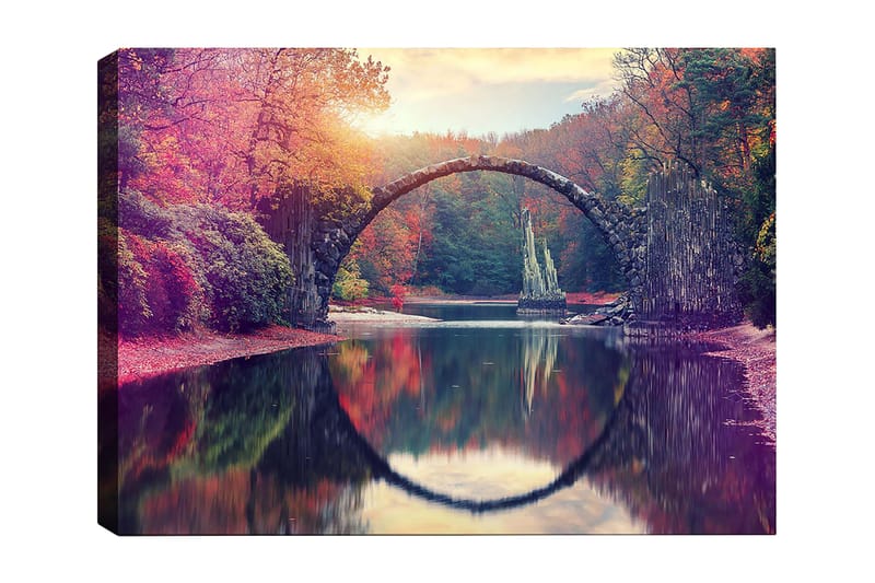 Lærredsbillede 70x100 cm - Smuk bro spejlet i en rolig sø omgivet af farverige efterårstræer, Rød / Grøn / Orange