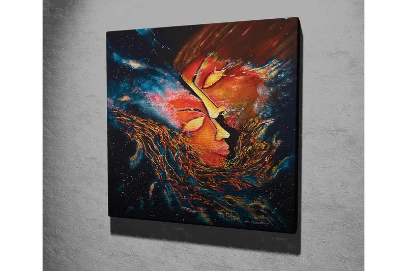 Lærredsbillede - Abstrakt komposition med ansigter, der smelter sammen i en kosmisk setting - Rød / Orange / Sort - Boligtilbehør - Billeder & kunst - Billeder på lærred