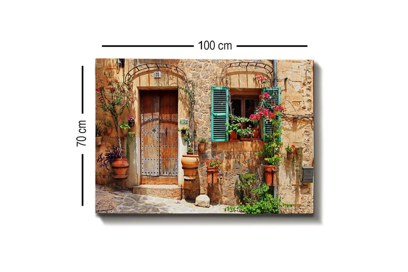 Lærredsbillede - Charmerende husfacade med blomster og grønne skodder - Terrakotta / Grøn / Beige - Boligtilbehør - Billeder & kunst - Billeder på lærred