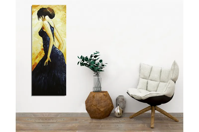 Lærredsbillede - Elegant kvinde i sort kjole - Mørkeblå / Gylden / Beige - Boligtilbehør - Billeder & kunst - Billeder på lærred