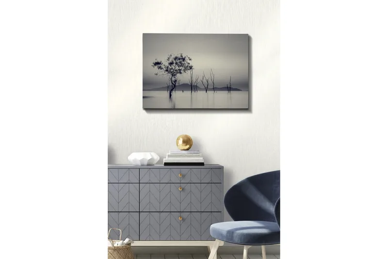Lærredsbillede - Ensomt træ i tåget vandlandskab - Sort / Grå / Hvid - Boligtilbehør - Billeder & kunst - Billeder på lærred