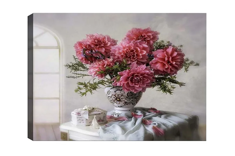 Lærredsbillede - Farverig buket georginer i en smuk vase, Lyserød / Grøn / Hvid
