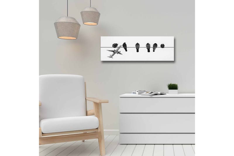 Lærredsbillede - Fugle på en wire med et fly i baggrunden - Sort / Hvid - Boligtilbehør - Billeder & kunst - Billeder på lærred