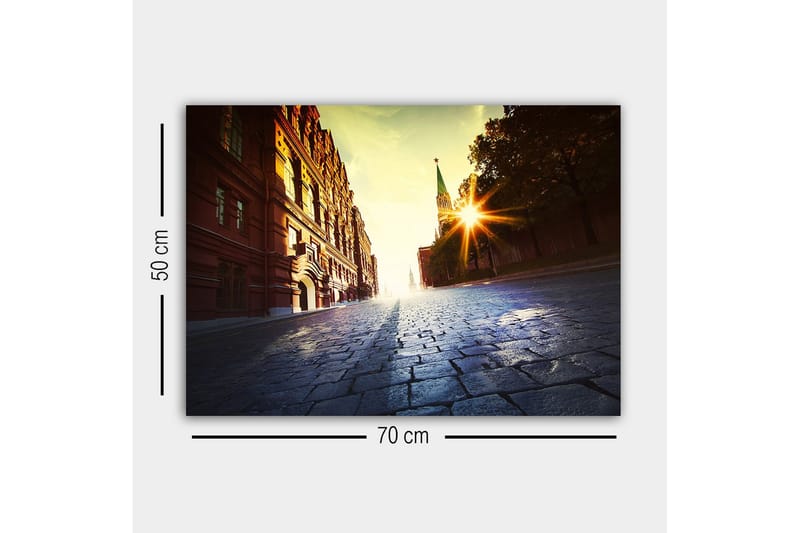 Lærredsbillede - Gademiljø med historisk arkitektur og solnedgangsstråler - Rød / Gul / Blå - Boligtilbehør - Billeder & kunst - Billeder på lærred