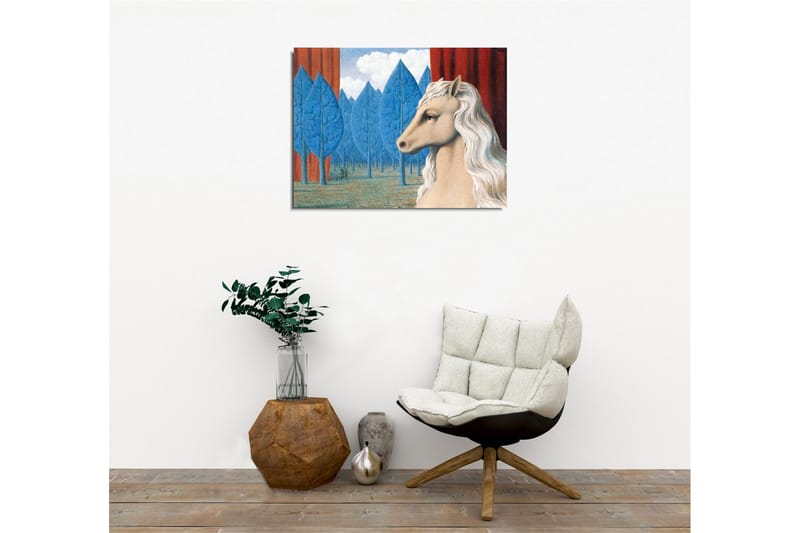 Lærredsbillede - Hestehoved med hvid manke i et drømmeagtigt skovmiljø - Blå / Rød / Beige - Boligtilbehør - Billeder & kunst - Billeder på lærred