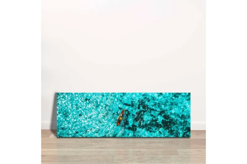 Lærredsbillede - Kajakpadling gennem klart turkisblåt vand - Turkis / Sort / Orange - Boligtilbehør - Billeder & kunst - Billeder på lærred