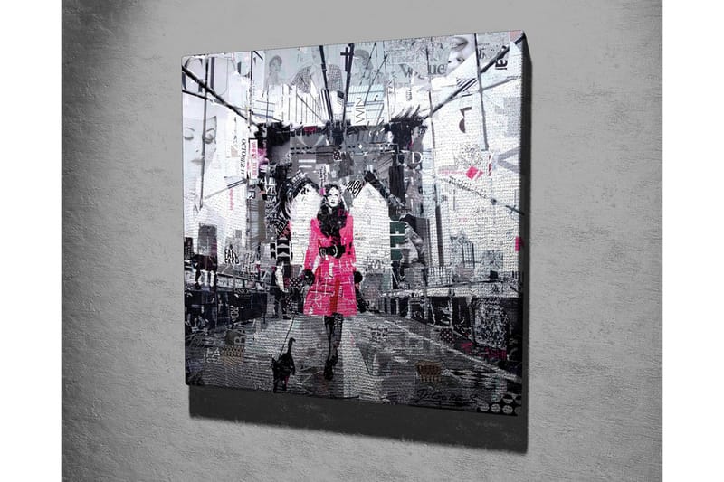 Lærredsbillede - Kvinde i lyserød frakke går med en kat på en bro - Lyserød / Sort / Grå - Boligtilbehør - Billeder & kunst - Billeder på lærred