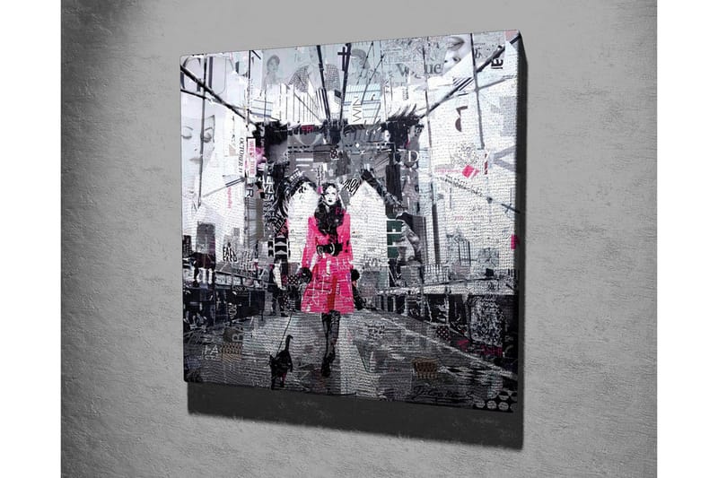 Lærredsbillede - Kvinde i lyserød frakke går med en kat på en bro - Lyserød / Sort / Grå - Boligtilbehør - Billeder & kunst - Billeder på lærred